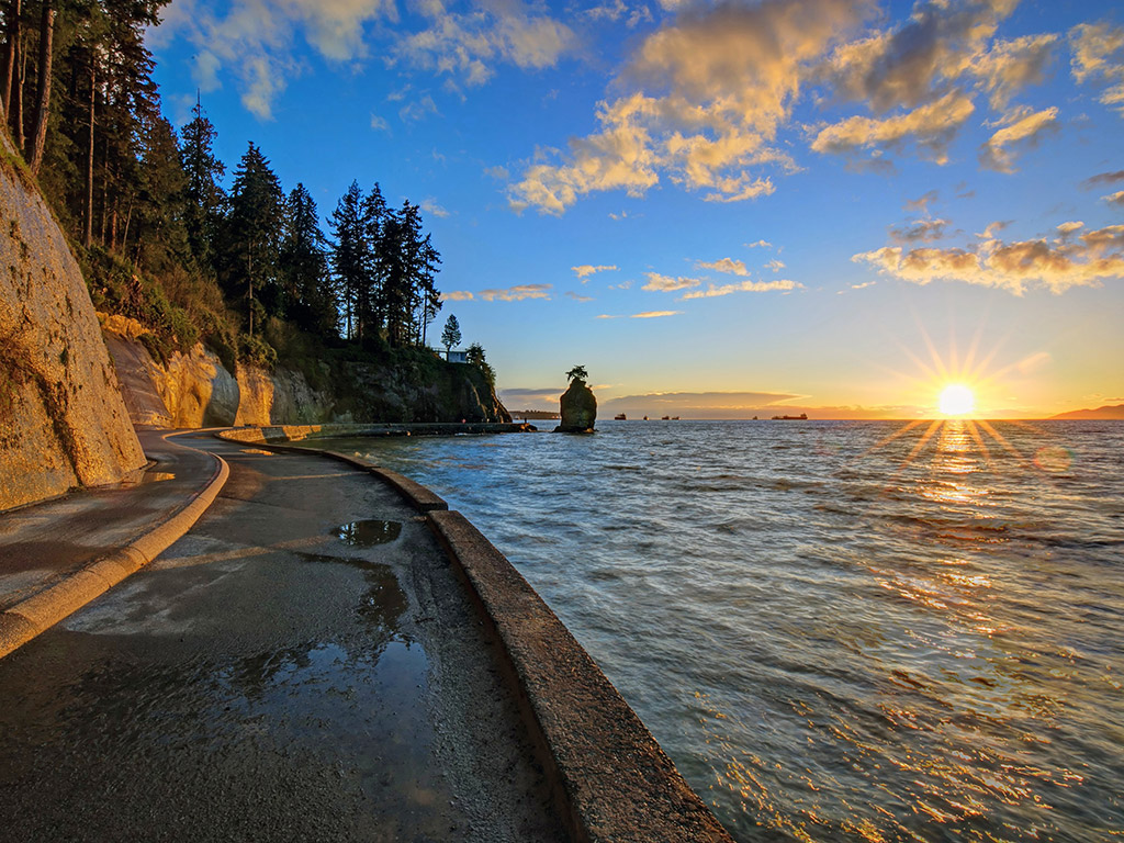 Stanley Park seawall in Vancouver